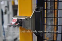 Captive key mount plates